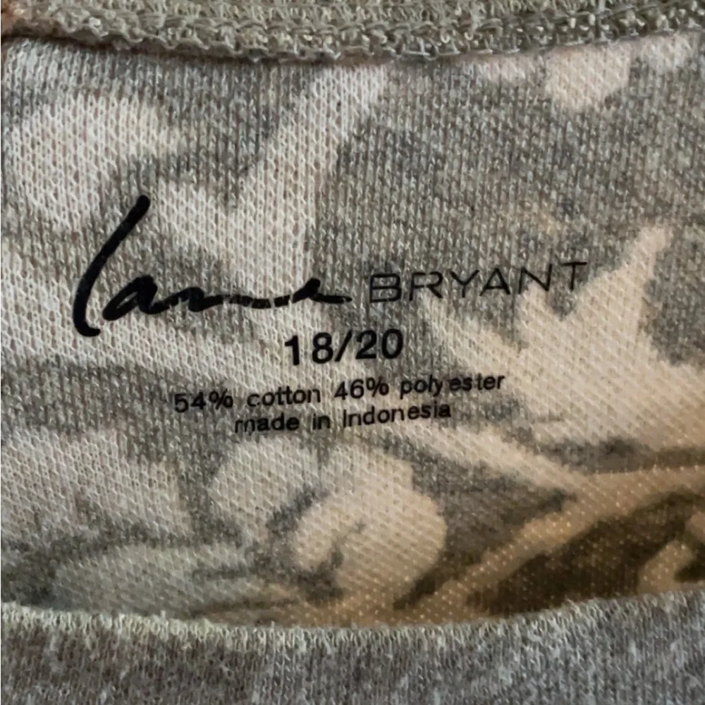 Lane Bryant Light Gray Floral Long Sleeve Top - Picture 3 of 4
